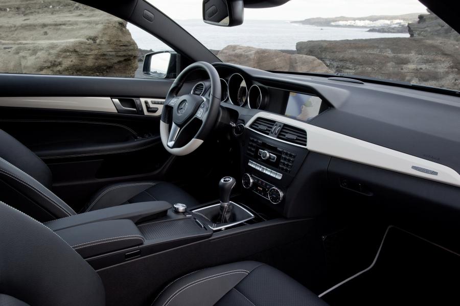  Mercedes-Benz C-Class Coupe 2012 года  (фото 60 из 99)